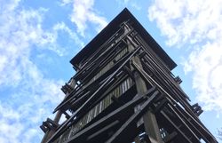 Holzkonstruktion der Aussichtswarte   