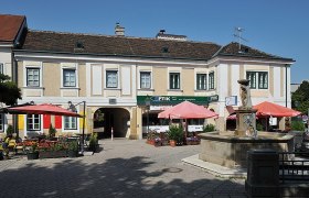 Restaurants in Purkersdorf, &copy; Ailura/Wikimedia Commons